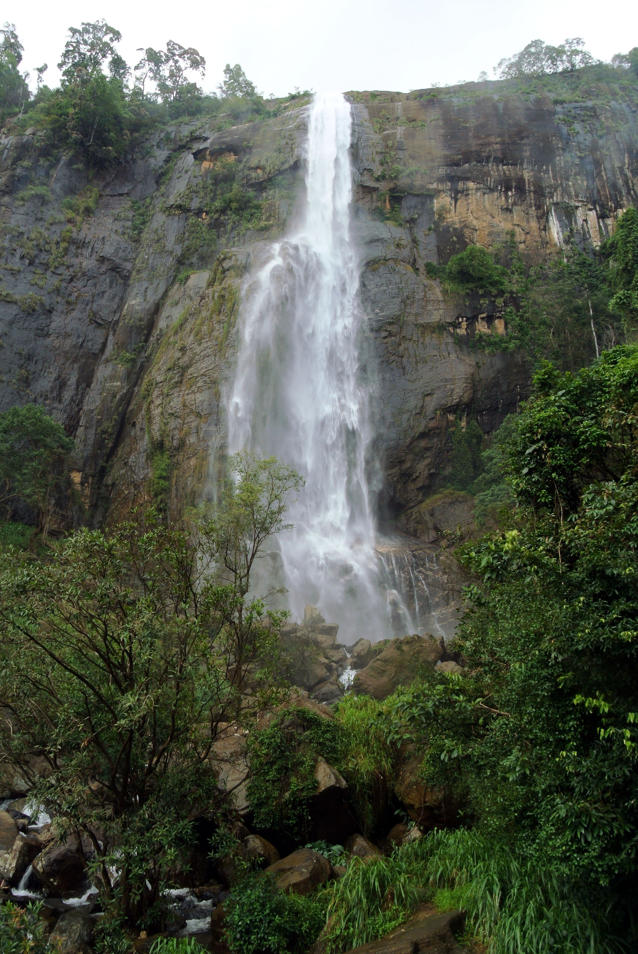 Diyaluma Falls Day Trip How to Find the Natural Pools and Top Viewpoint from Ella